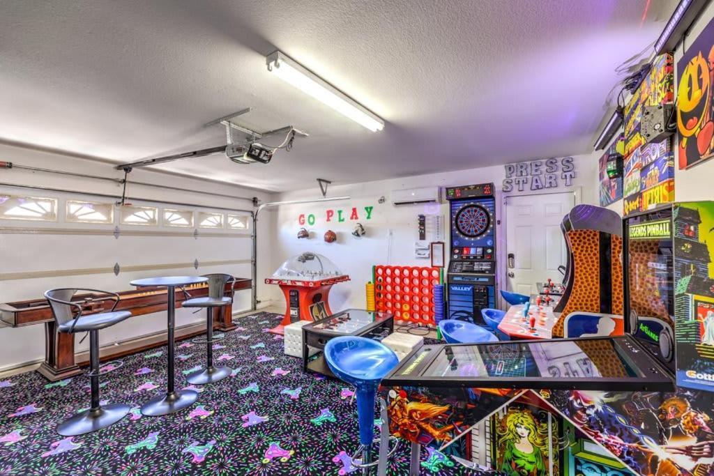 Family Fun For Everyone In Las Vegas- 4 Bedrooms, Billiards, Game Room Henderson Buitenkant foto