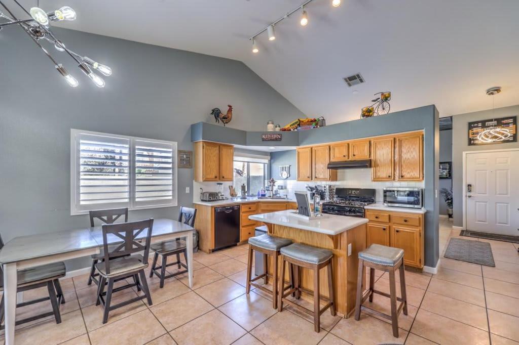 Family Fun For Everyone In Las Vegas- 4 Bedrooms, Billiards, Game Room Henderson Buitenkant foto
