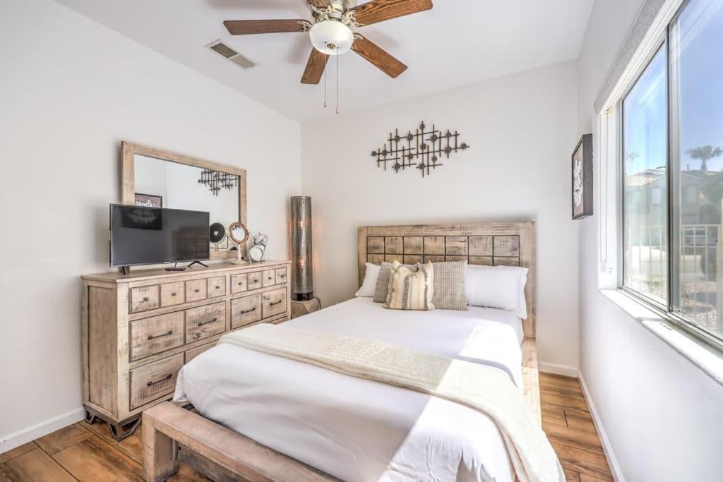 Family Fun For Everyone In Las Vegas- 4 Bedrooms, Billiards, Game Room Henderson Buitenkant foto