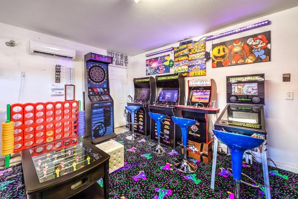Family Fun For Everyone In Las Vegas- 4 Bedrooms, Billiards, Game Room Henderson Buitenkant foto