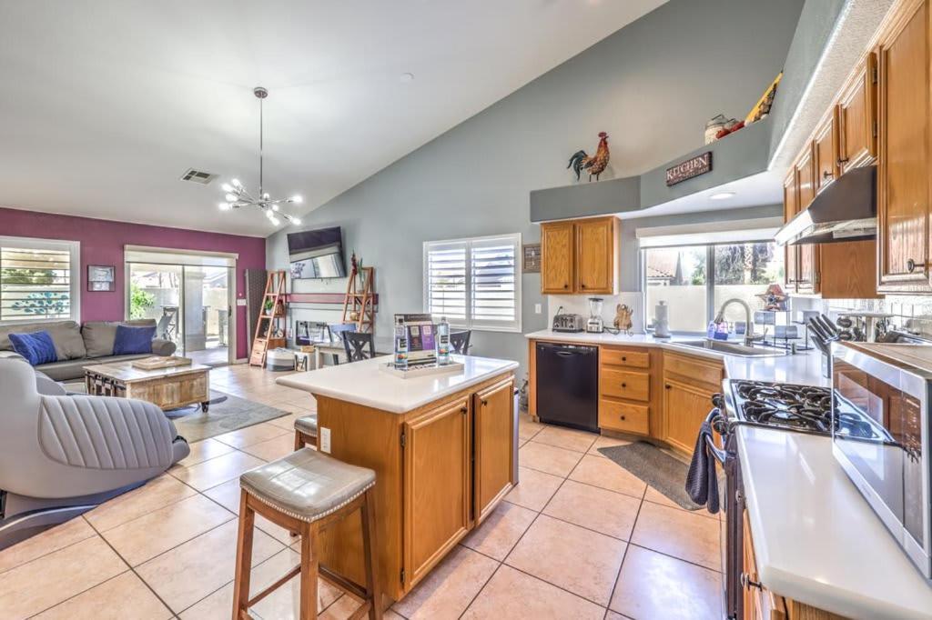 Family Fun For Everyone In Las Vegas- 4 Bedrooms, Billiards, Game Room Henderson Buitenkant foto