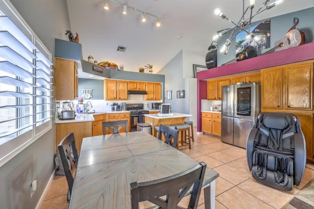 Family Fun For Everyone In Las Vegas- 4 Bedrooms, Billiards, Game Room Henderson Buitenkant foto