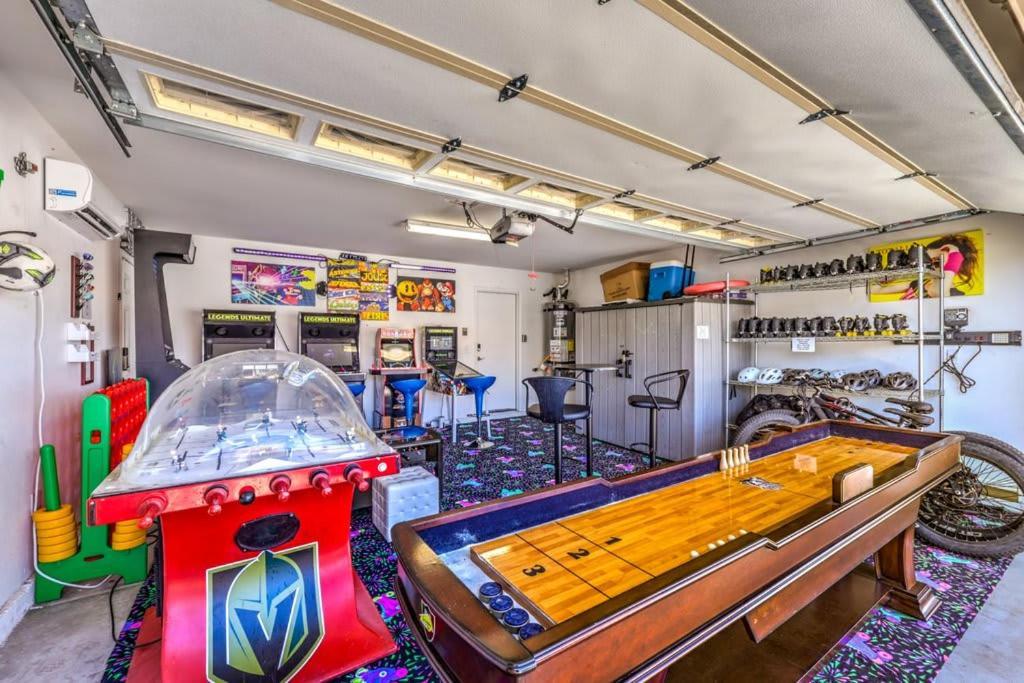 Family Fun For Everyone In Las Vegas- 4 Bedrooms, Billiards, Game Room Henderson Buitenkant foto